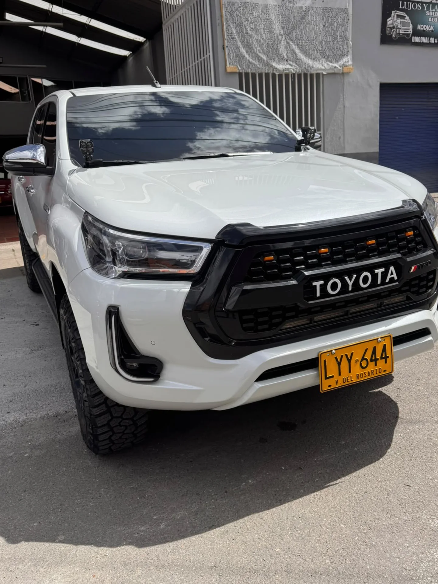 Toyota Hilux / SRX 2023