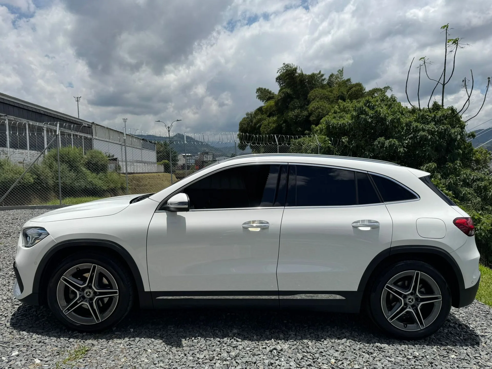 Mercedes GLA 200 AMG LINE 2023
