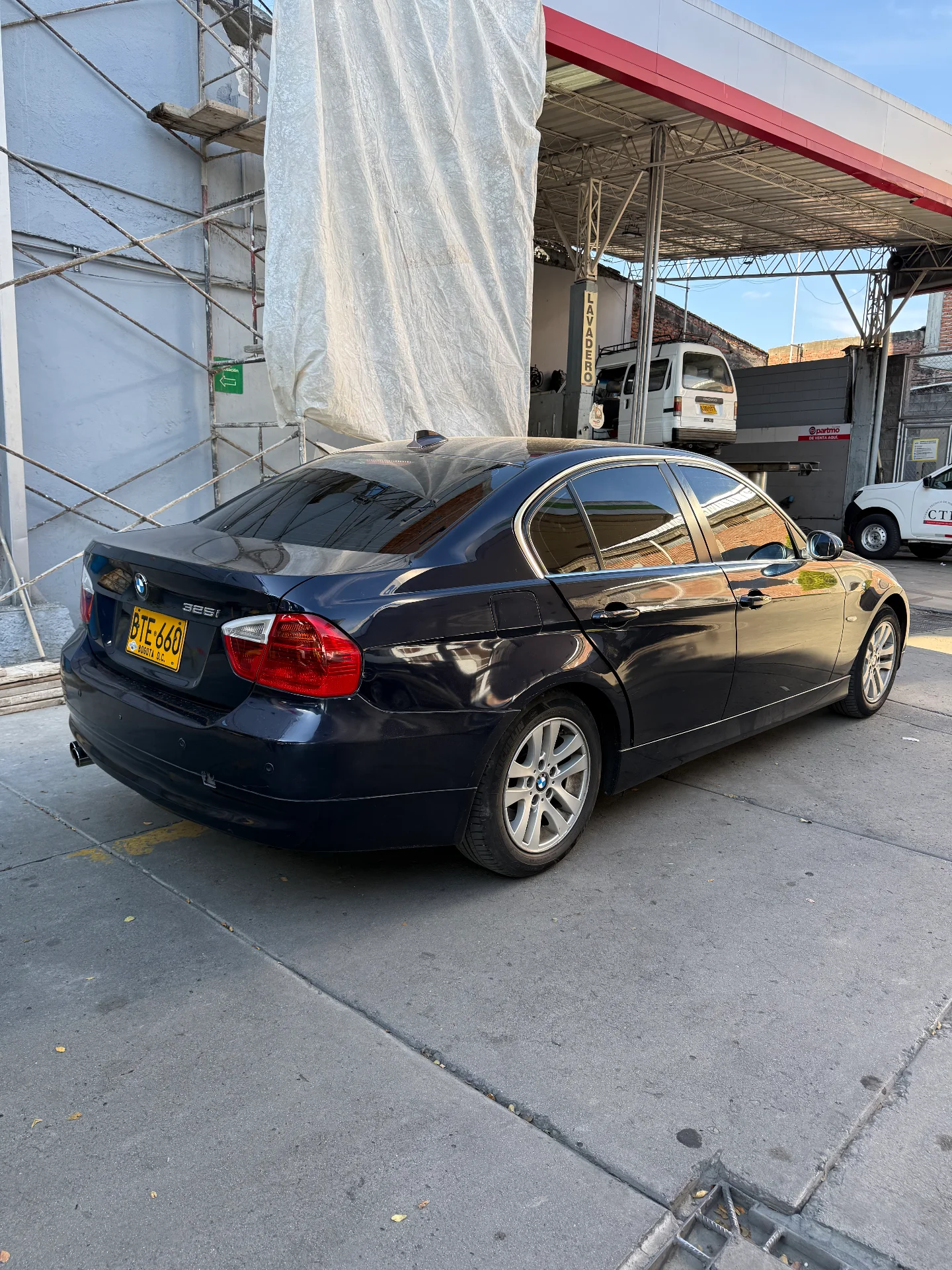 BMW 325i 2006