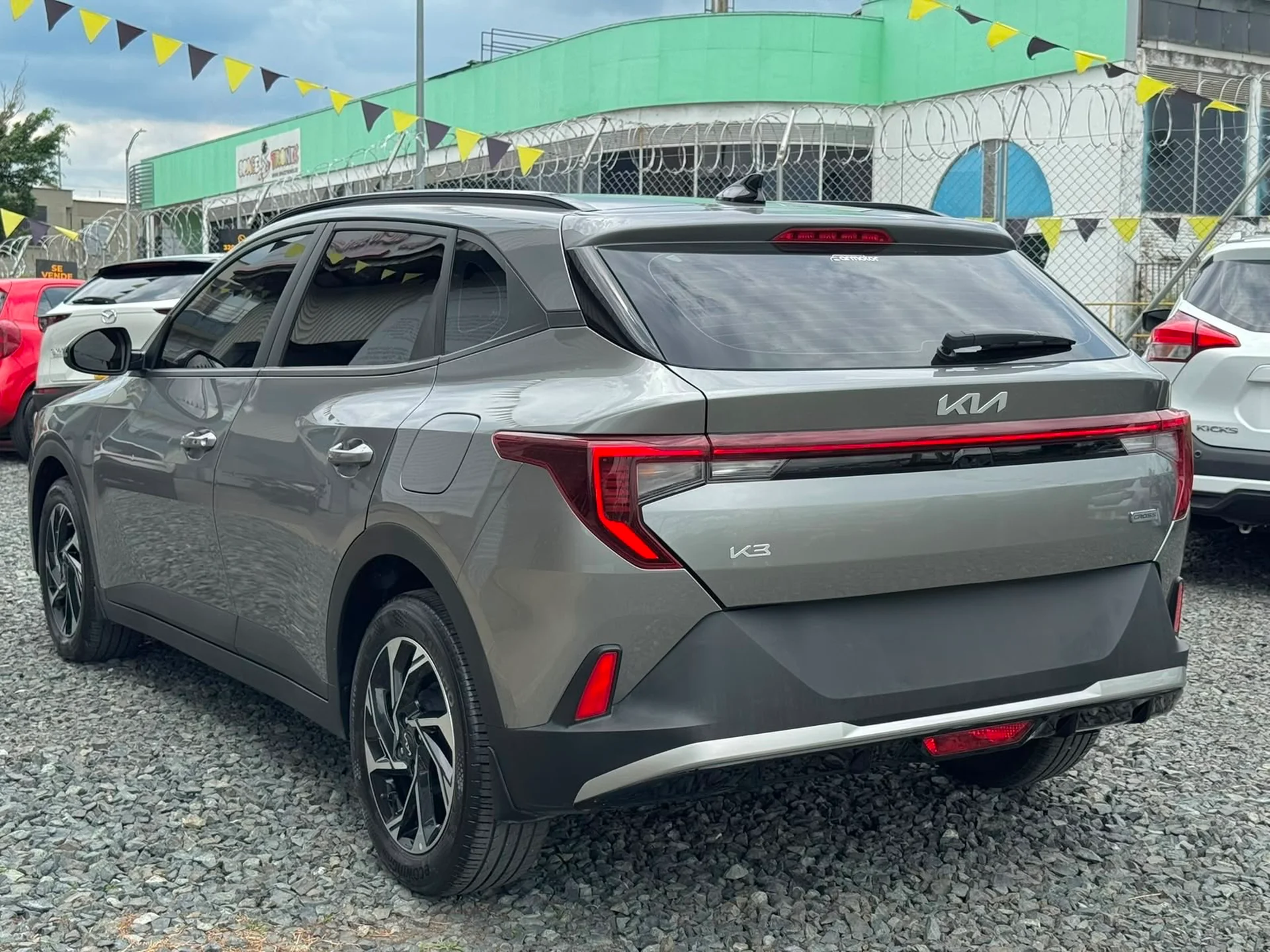 Kia K3 Cross Zenith 2025