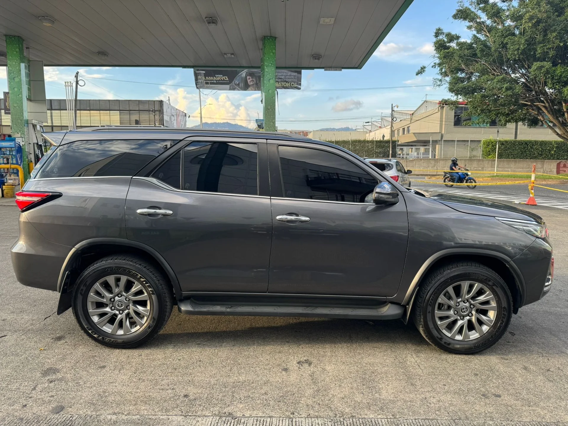 Toyota Fortuner / SRV 2022